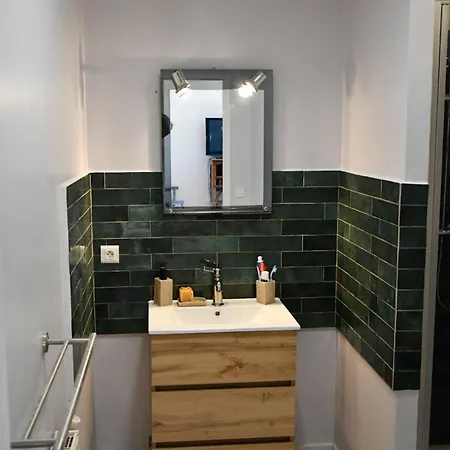 Pour 7 Personnes Dans Maison Du Xviiieme Siecle A *